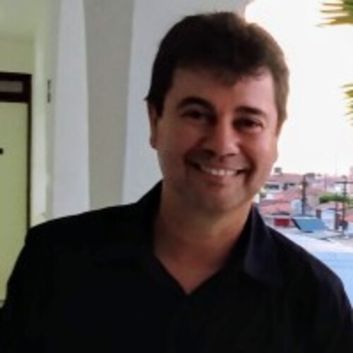 Professor Robson Lins