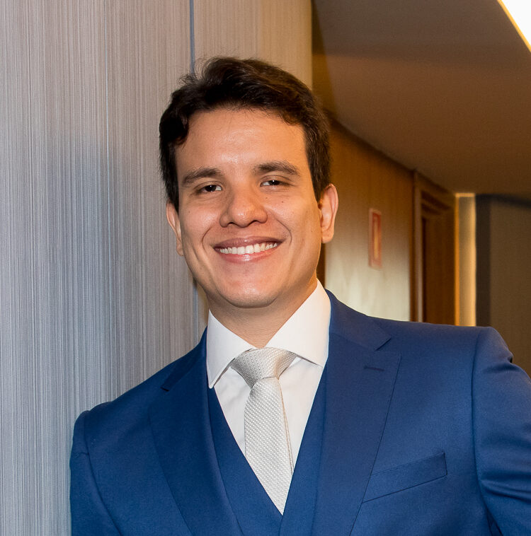 Professor Assis Tiago